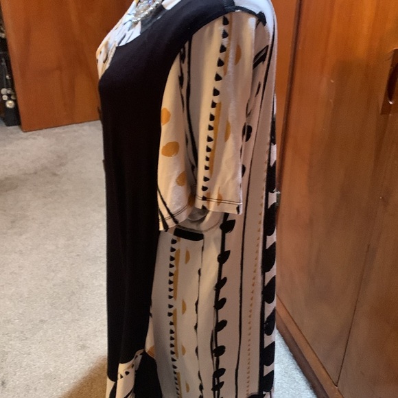 Gorgeous top for the holidays!!!! - Picture 4 of 6